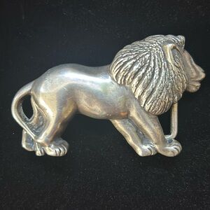 Stately Silver Lion Belt Buckle